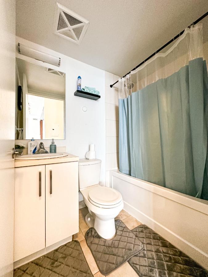 Luxury 2 Bedrooms With Lakeview Cn Tower Entertainment District Rogers Centre Toronto Extérieur photo