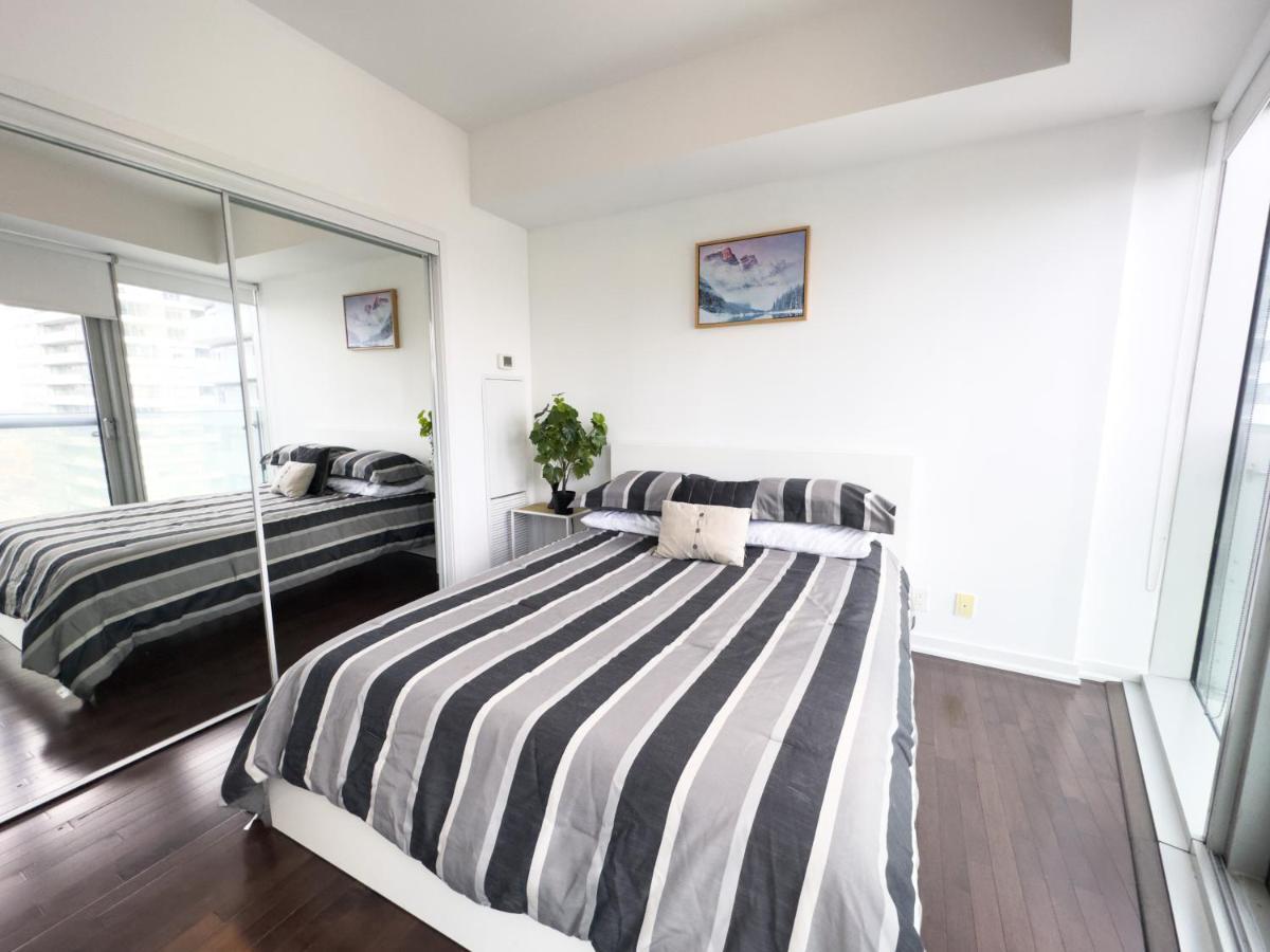 Luxury 2 Bedrooms With Lakeview Cn Tower Entertainment District Rogers Centre Toronto Extérieur photo