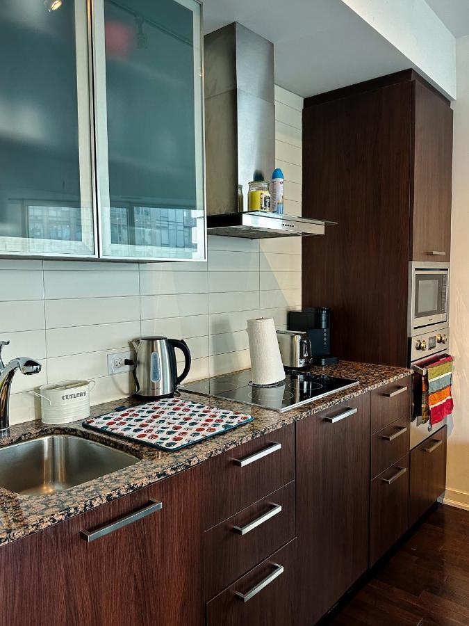 Luxury 2 Bedrooms With Lakeview Cn Tower Entertainment District Rogers Centre Toronto Extérieur photo