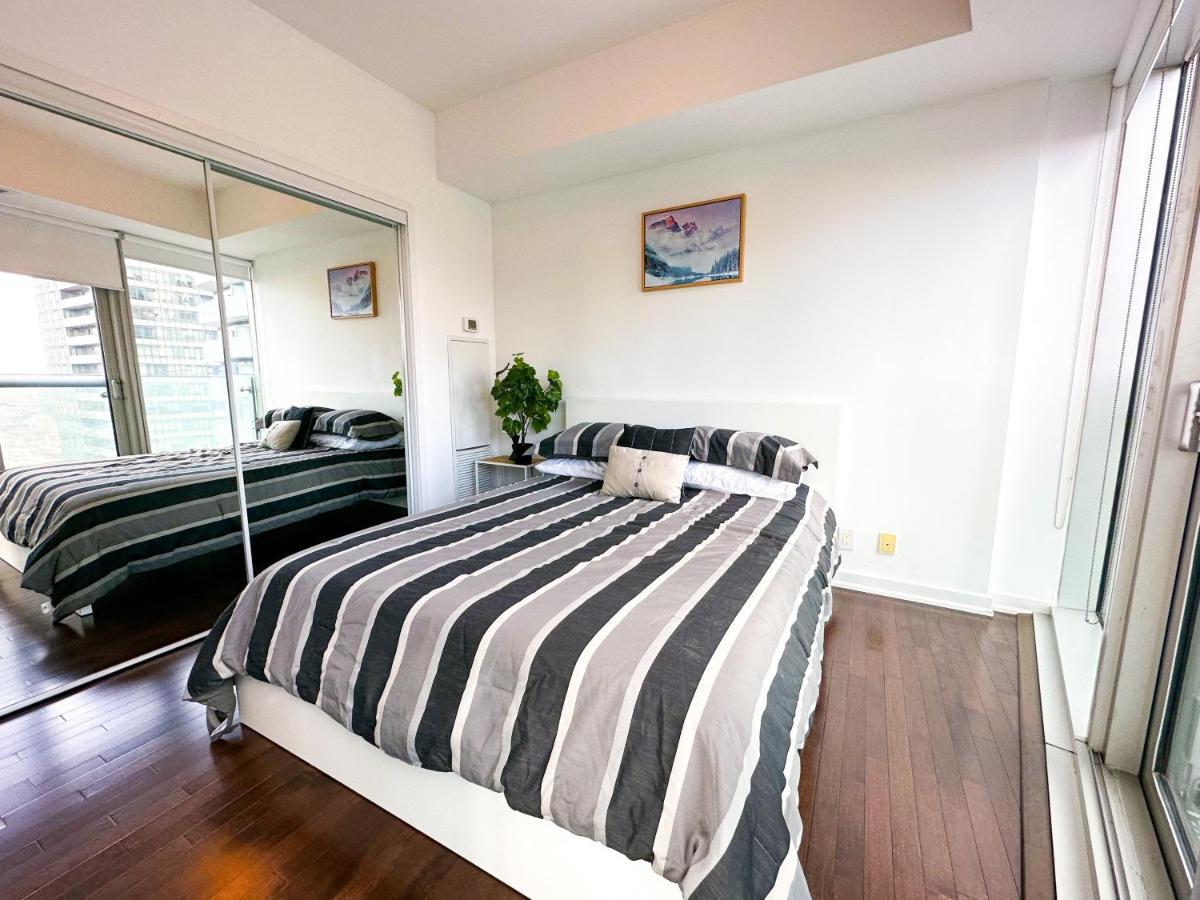 Luxury 2 Bedrooms With Lakeview Cn Tower Entertainment District Rogers Centre Toronto Extérieur photo